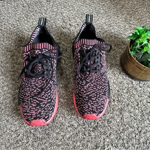 Adidas NMD R1 Primeknit sneakers shoe men’s size US 12 red pink running athletic - Picture 2 of 9